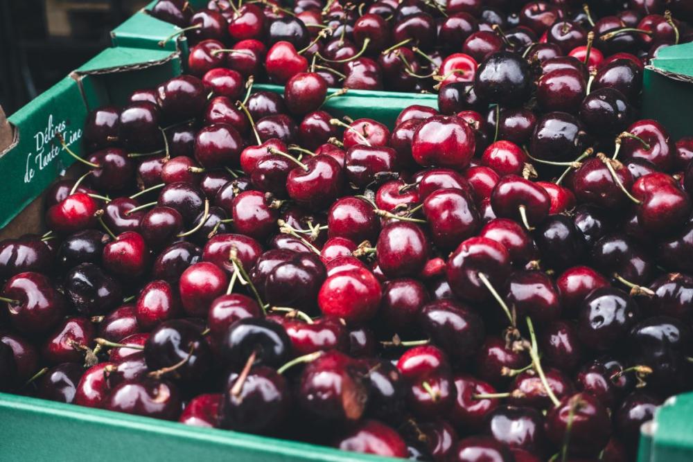 Dark red cherries Dark red cherries