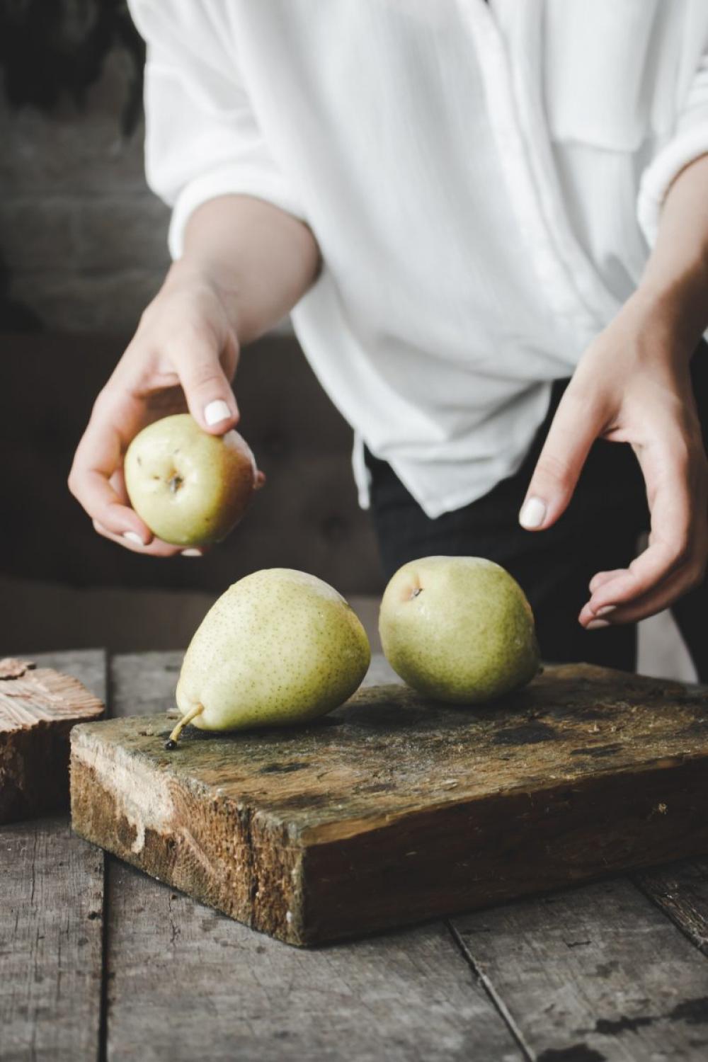 Woman with pears Woman with pears