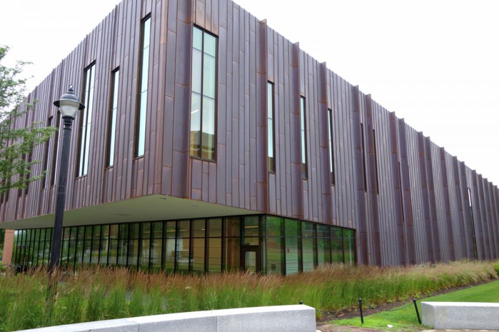 Laurel Hall at the University of Connecticut in Storrs free photo Laurel Hall at the University of Connecticut in Storrs free photo