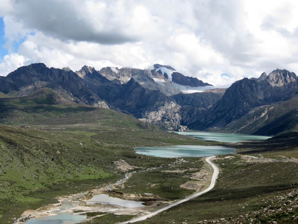 River, valley, and Mountains landscape in Sichuan, China free photo River, valley, and Mountains landscape in Sichuan, China free photo