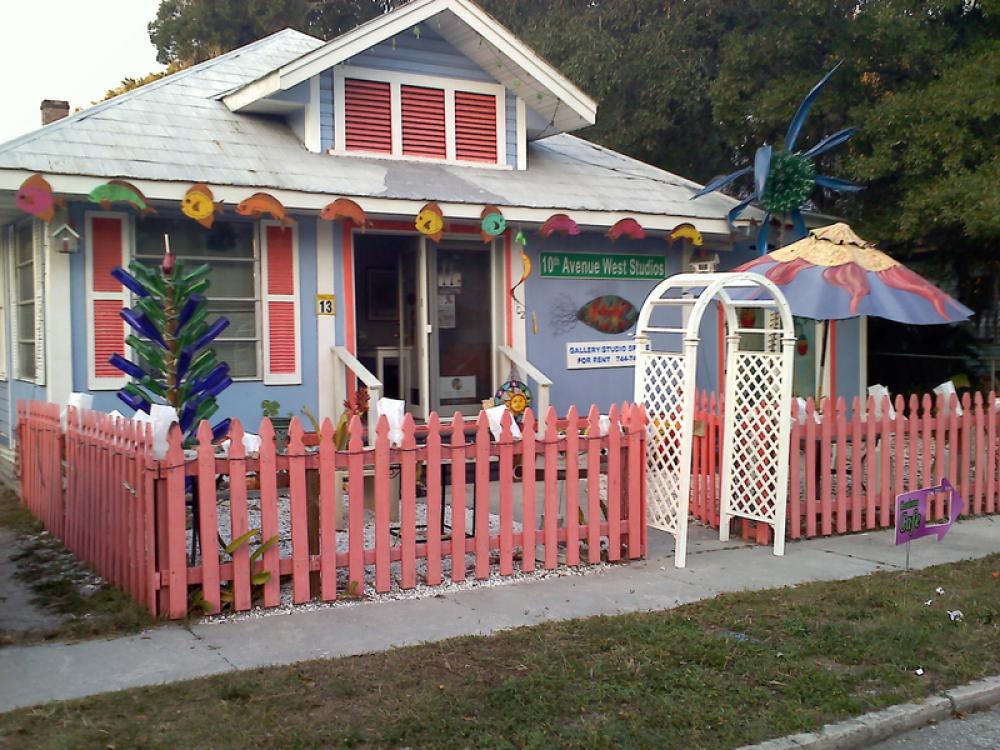 Some of the restored homes in Bradenton, Florida free photo Some of the restored homes in Bradenton, Florida free photo