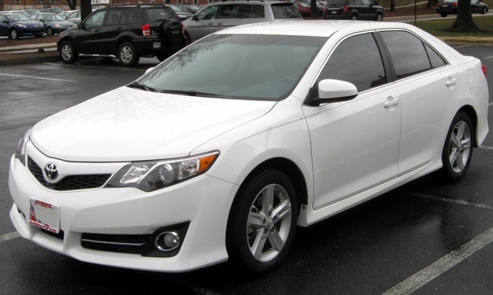 White Toyota Camry, best selling car in the United States free photo White Toyota Camry, best selling car in the United States free photo