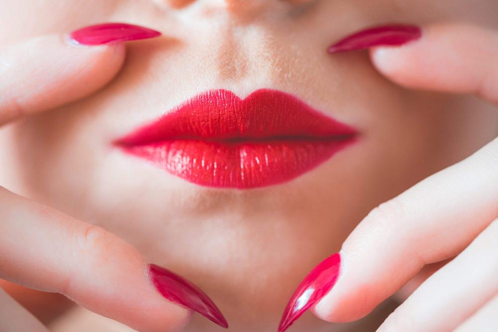 Beauty Perfect Red Lips and Nail Design Beauty Perfect Red Lips and Nail Design