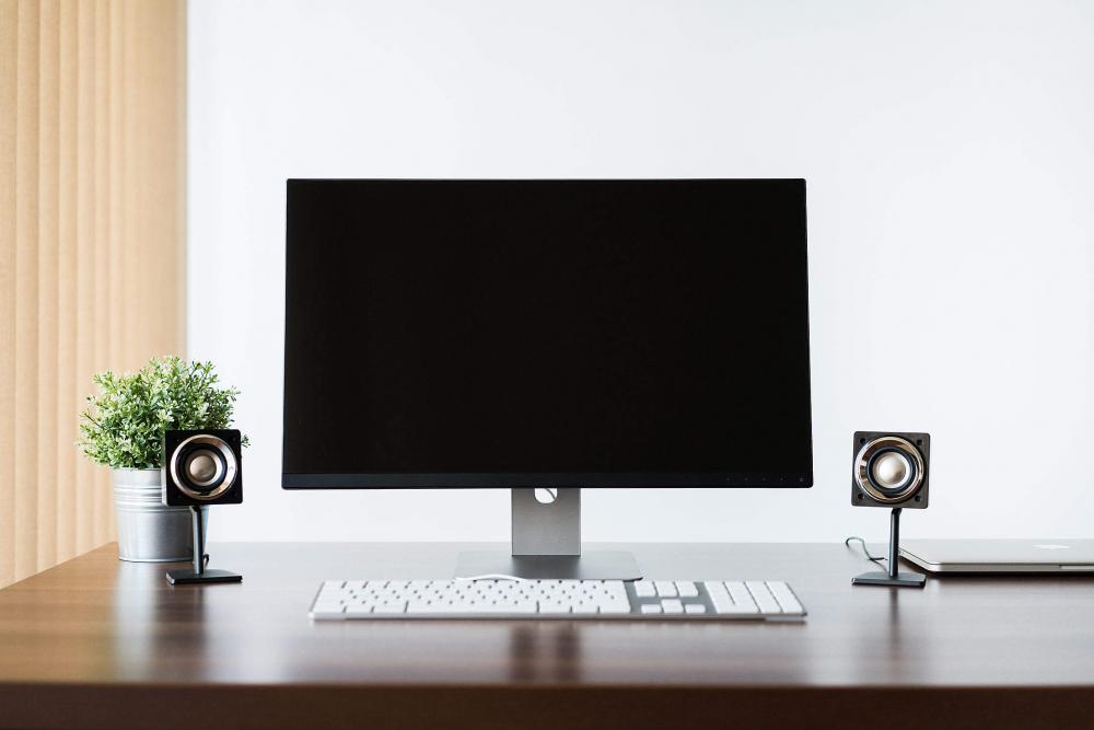 Minimalistic and Clean Home Office Computer Setup Minimalistic and Clean Home Office Computer Setup