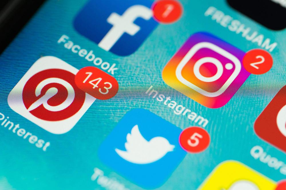 Social Networks Social Networks