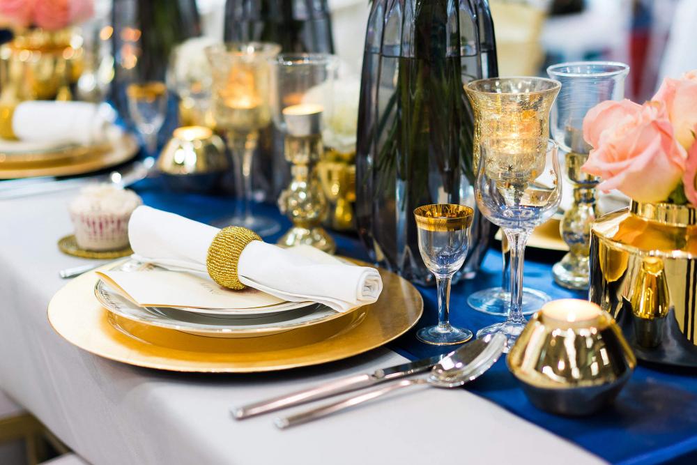 Wedding Lunch Table Setting in Blue and Gold Color Wedding Lunch Table Setting in Blue and Gold Color