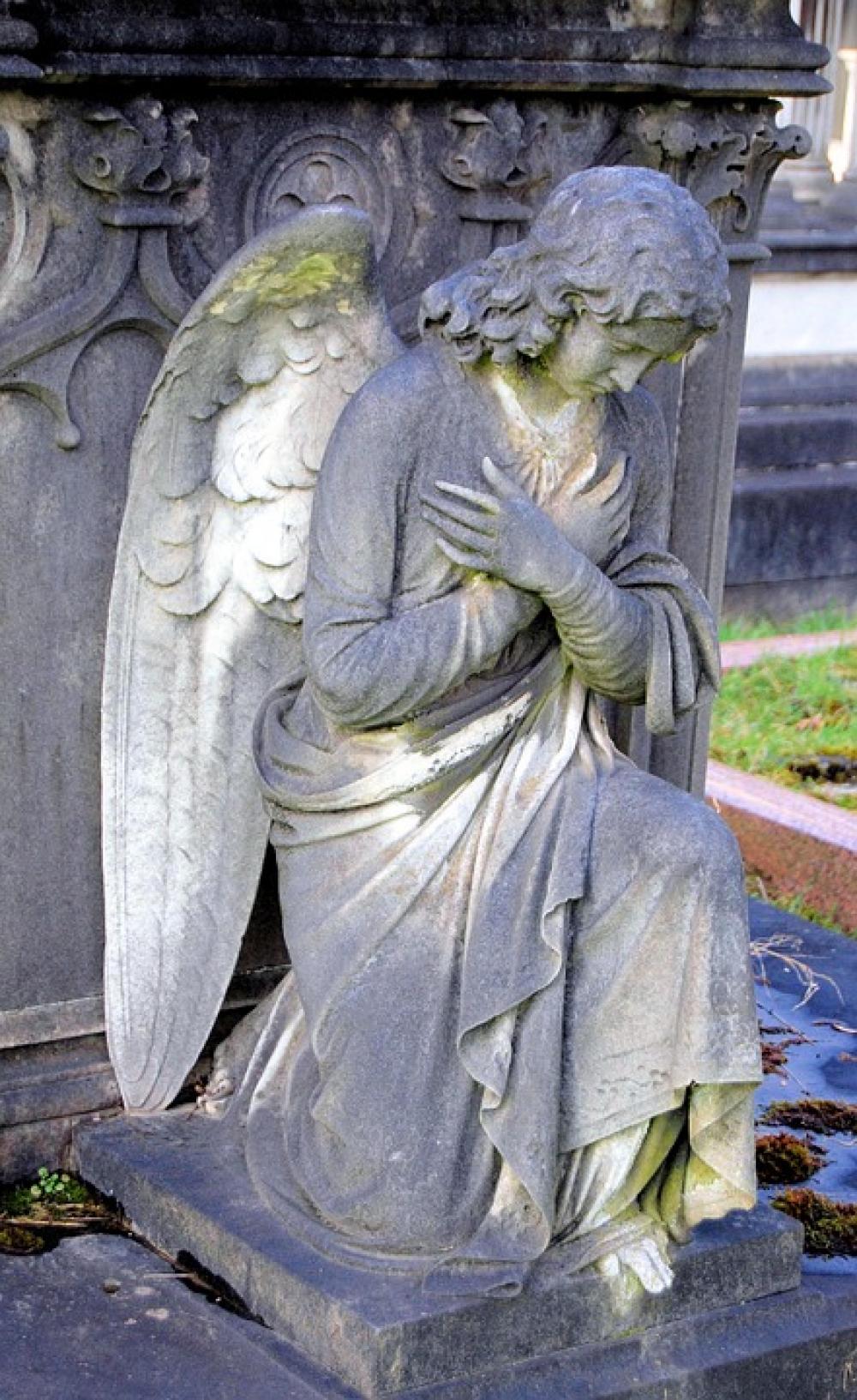 Angel Tomb Cemetery Tombstone Grave Sculpture Angel Tomb Cemetery Tombstone Grave Sculpture