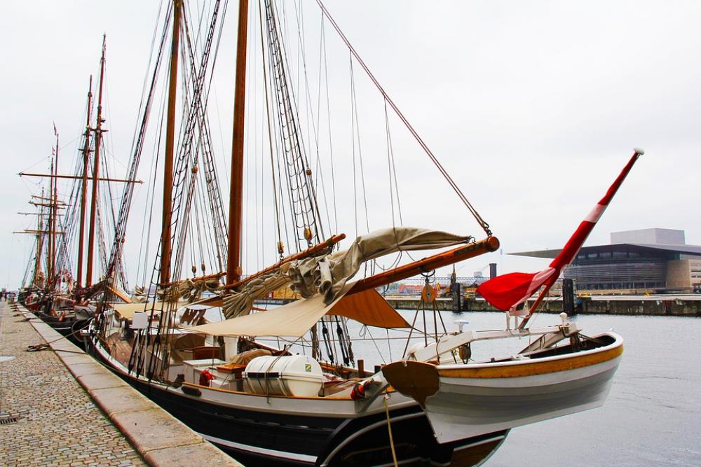 Antique Canal Sailing Boat Leisure Harbour Antique Canal Sailing Boat Leisure Harbour