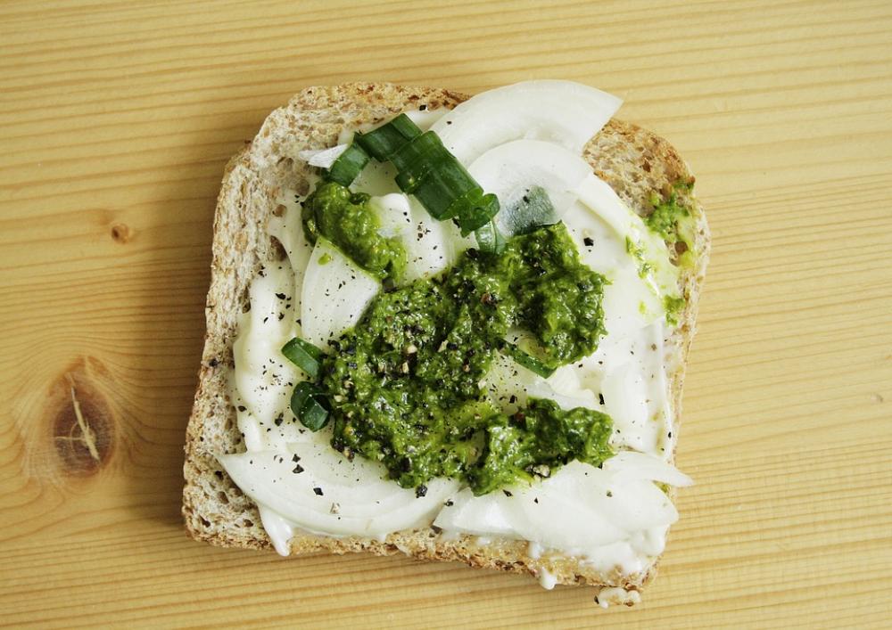 Bear'S Garlic Onion Snack Sandwich Bear'S Garlic Onion Snack Sandwich