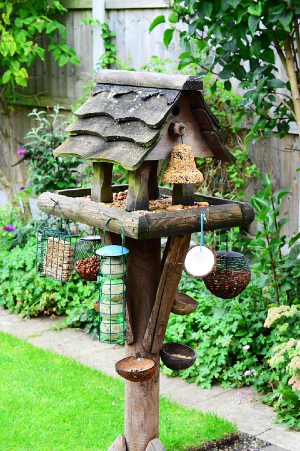 Bird Table Feeding Station Bird Food Garden Feeder Bird Table Feeding Station Bird Food Garden Feeder