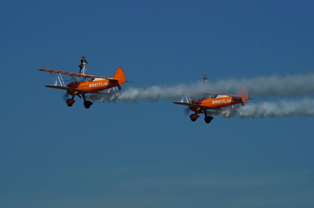 Breitling Air Display Flying Acrobatic Girls Breitling Air Display Flying Acrobatic Girls