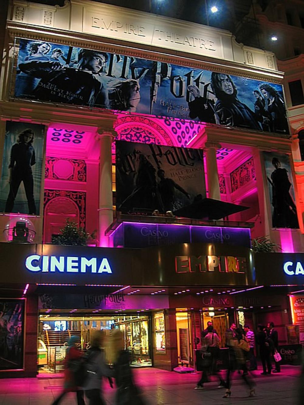 Building Cinema Leicester Square Evening London Building Cinema Leicester Square Evening London
