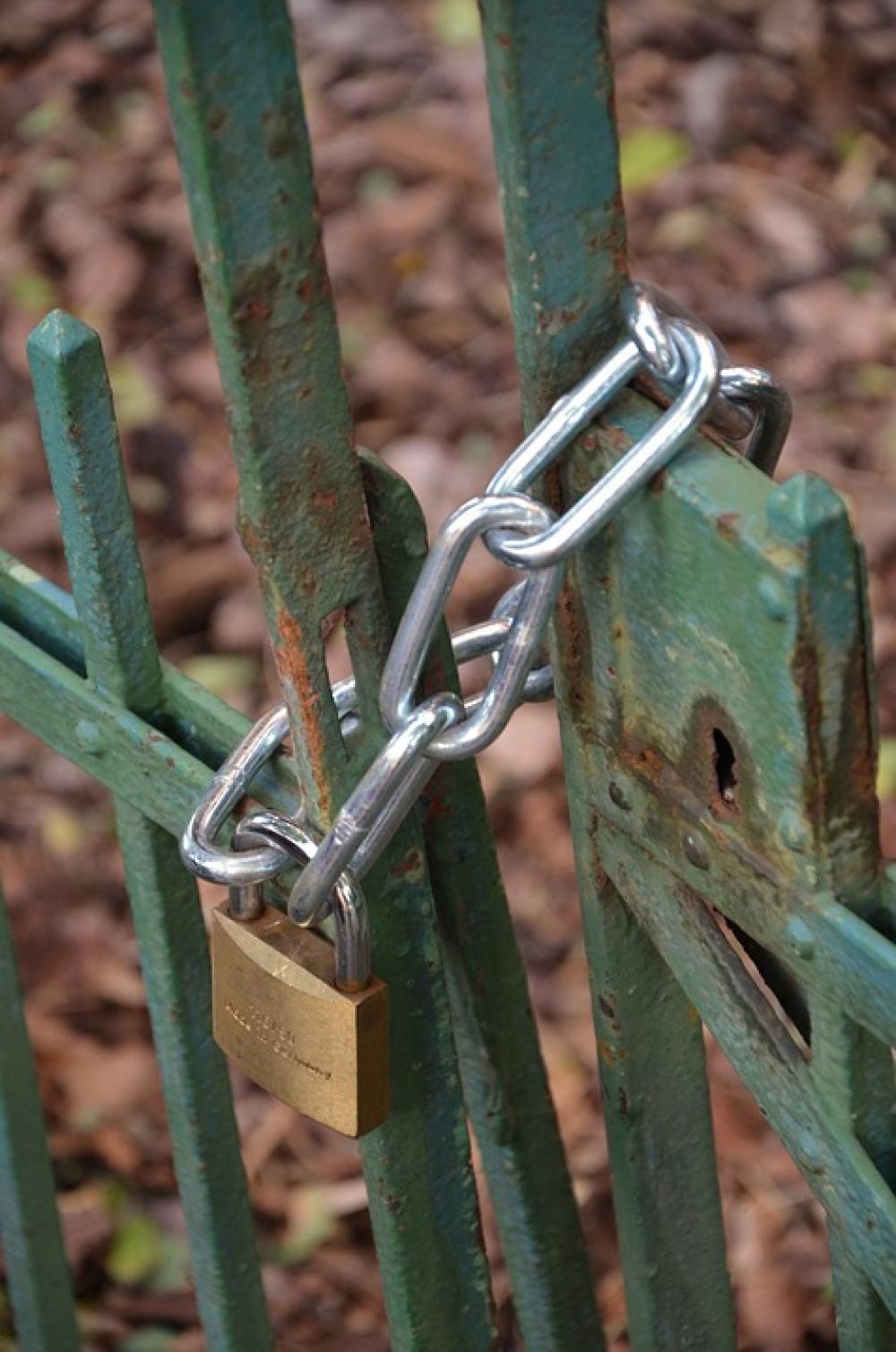 Castle Security Fence Garden Door Padlock Close Castle Security Fence Garden Door Padlock Close