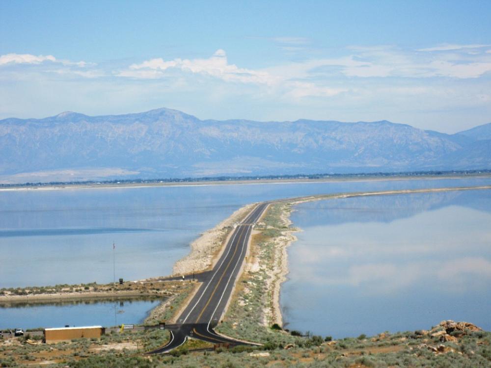 Causeway Salt Lake Mountains Salt Lake City Utah Causeway Salt Lake Mountains Salt Lake City Utah