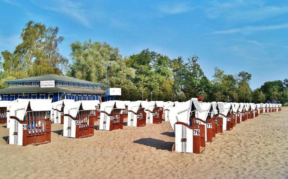 Clubs Beach Sea Vacations Summer Fun Bathing Clubs Beach Sea Vacations Summer Fun Bathing