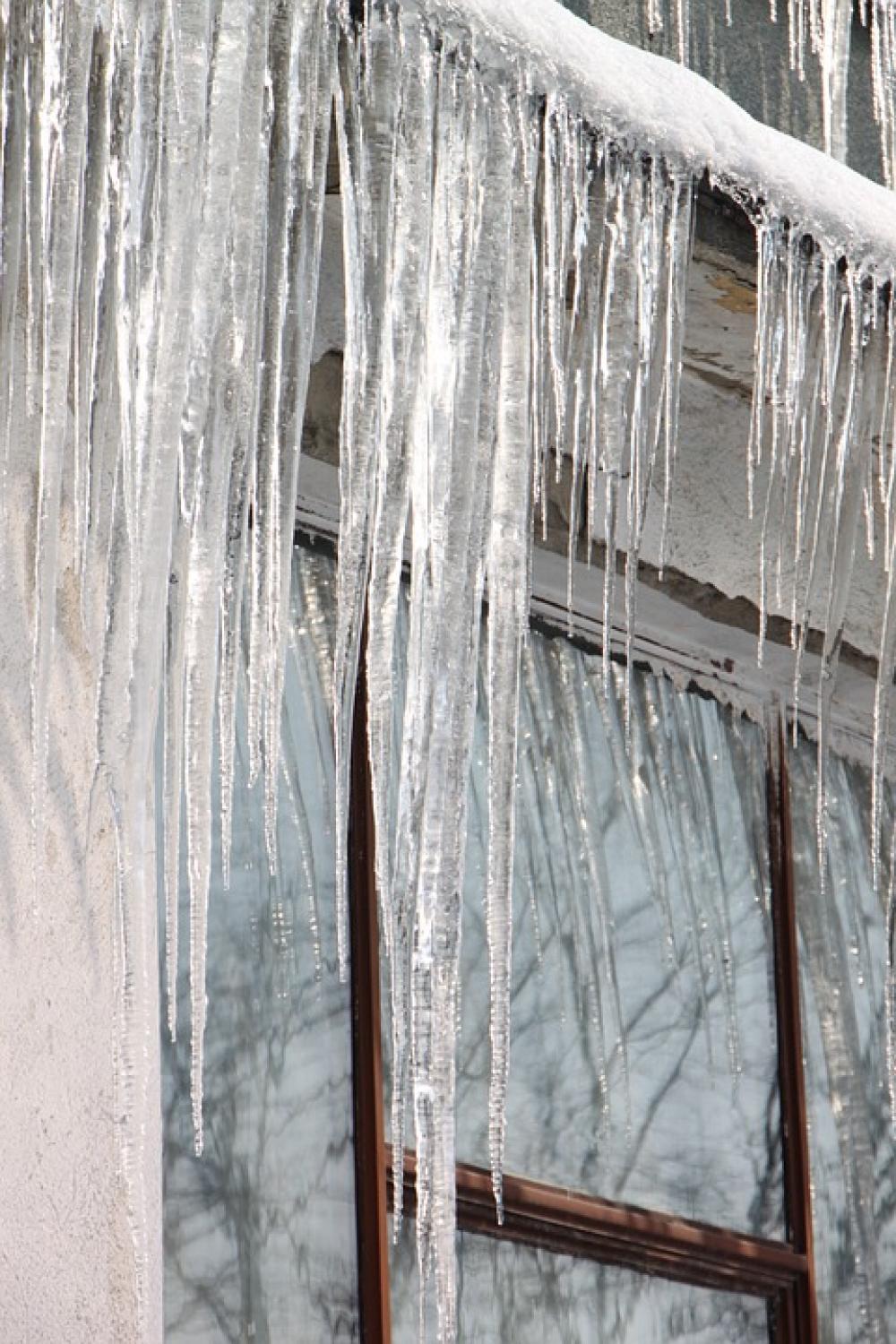 Cold Hanging Home House Icicles Roof Winter Cold Hanging Home House Icicles Roof Winter