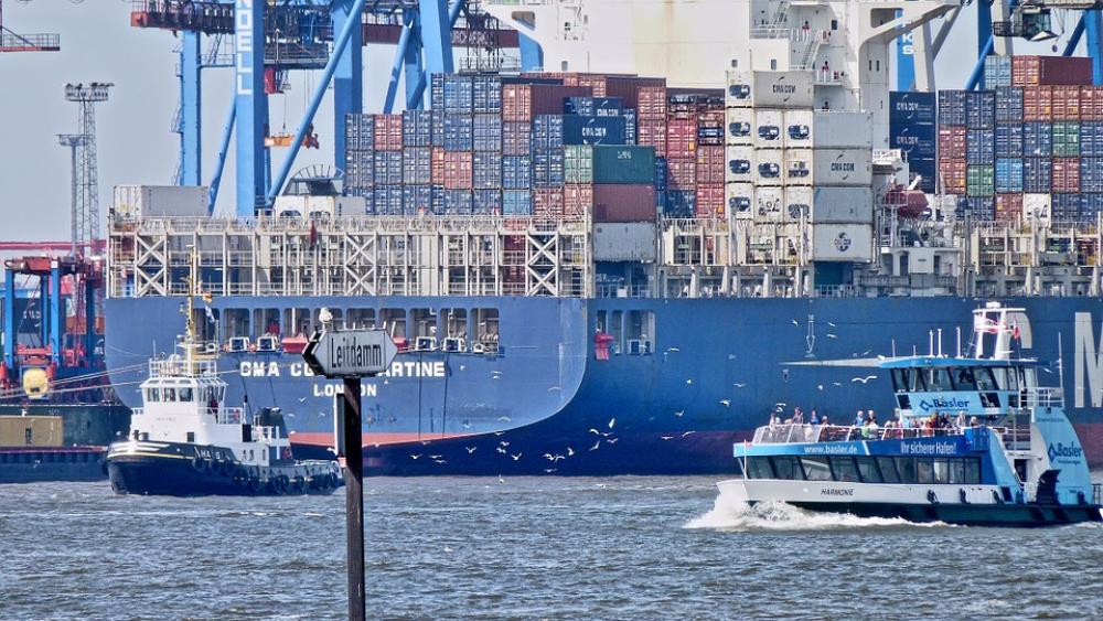 Container Ship Port Hamburg Elbe Container Tug Container Ship Port Hamburg Elbe Container Tug