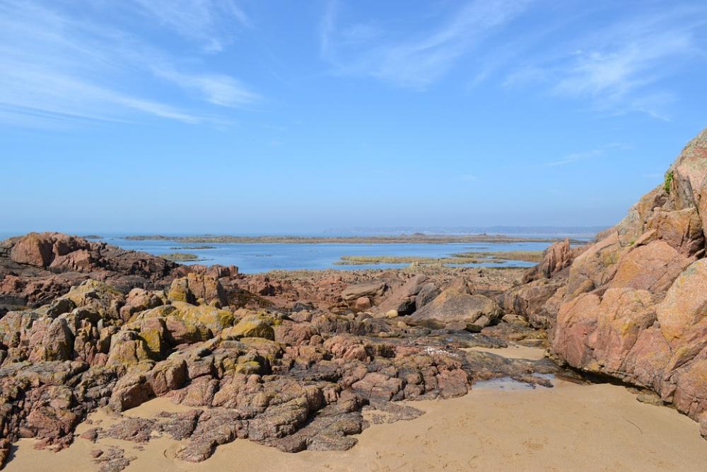 Distant Scene Rocky Shore Line Jersey Distant Scene Rocky Shore Line Jersey