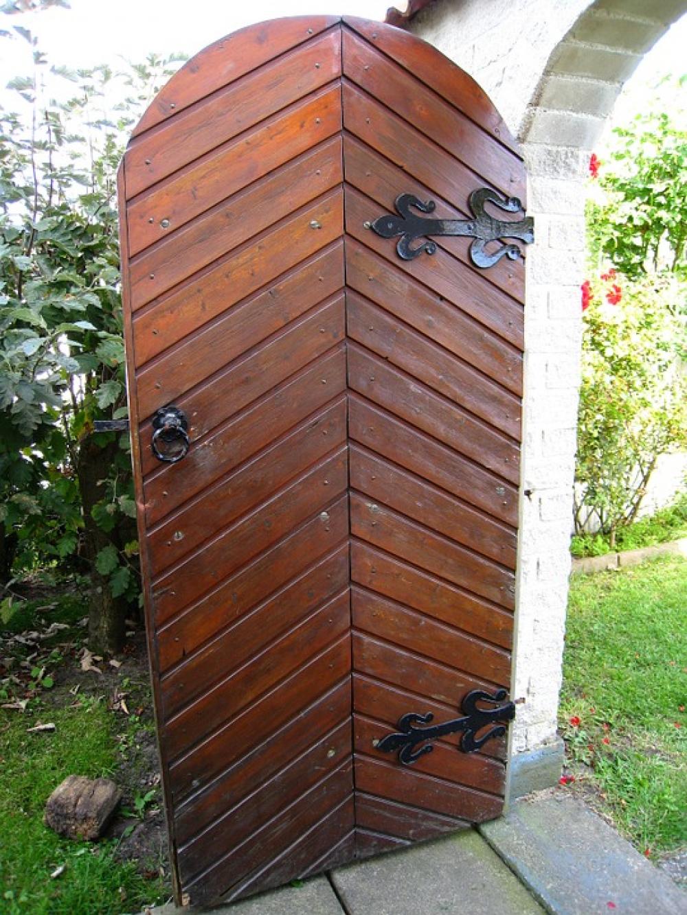 Door Garden Vault Grass Shrubs Summer Seizure Door Garden Vault Grass Shrubs Summer Seizure