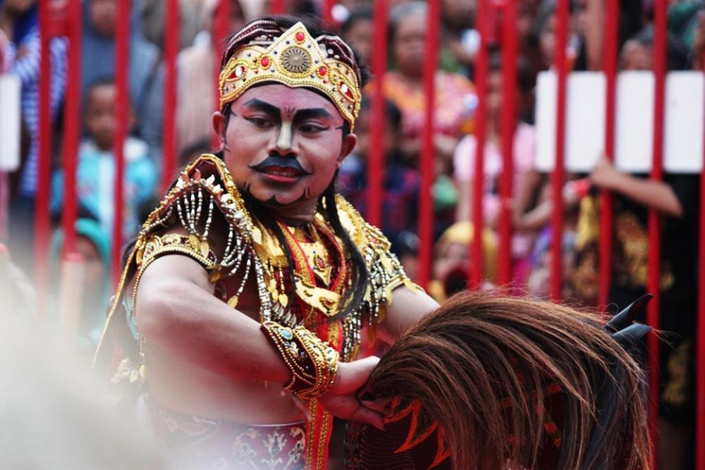 Ebeg Attractions Bamboo Festival Serayu Jathilan Ebeg Attractions Bamboo Festival Serayu Jathilan