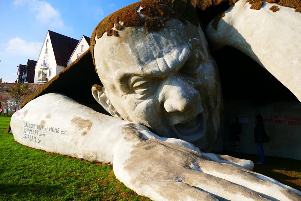 Ervin Ahmad Lóránth Sculpture Giant Stone Cry Ervin Ahmad Lóránth Sculpture Giant Stone Cry