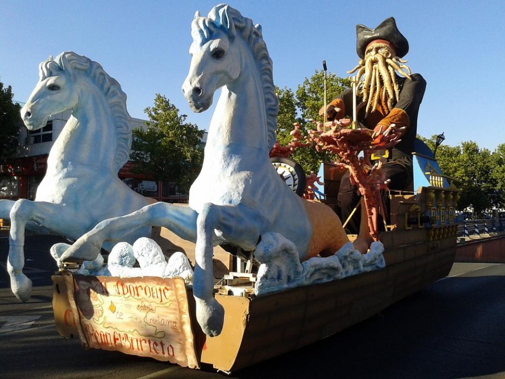 Floats Float Parade Ride Party Floats Float Parade Ride Party