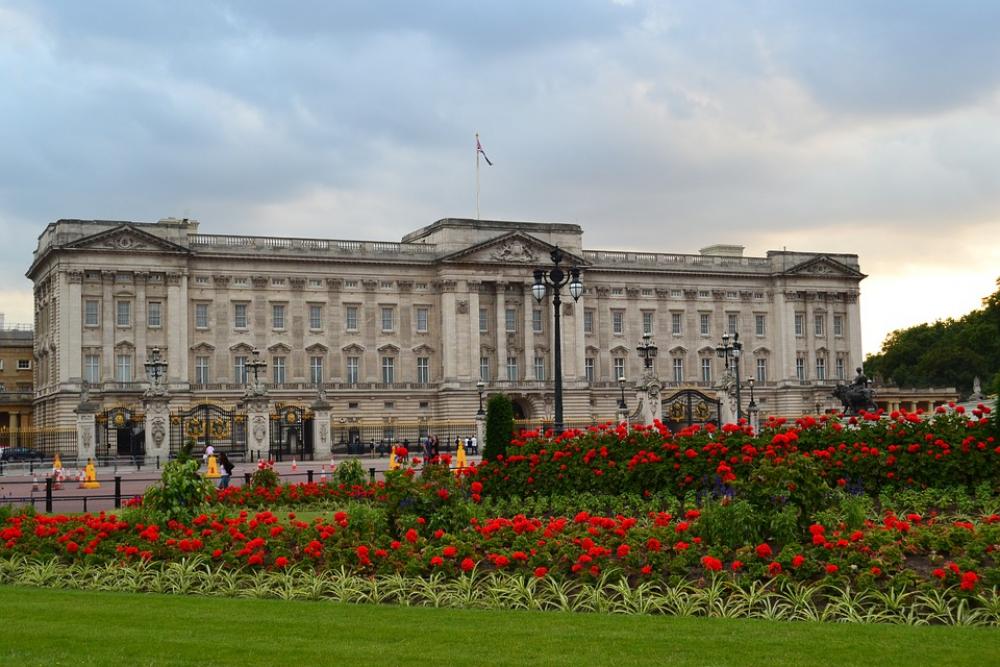 Flowers Red Meadow England Building Sky London Flowers Red Meadow England Building Sky London