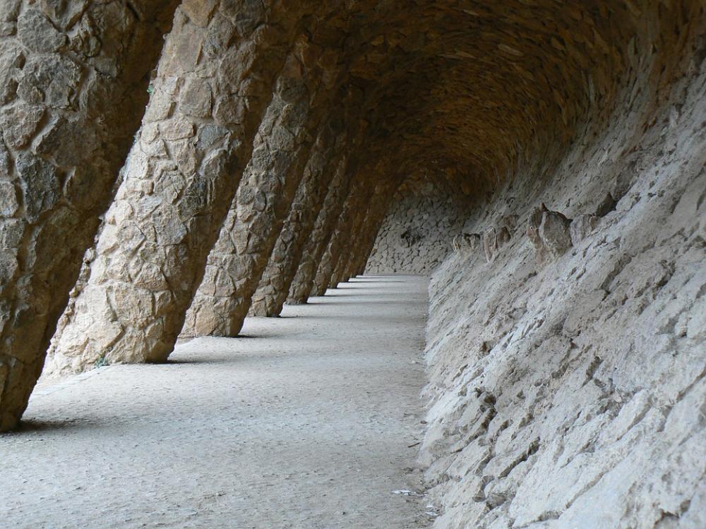 Gaudí Columnar Oblique Art Gaudí Columnar Oblique Art