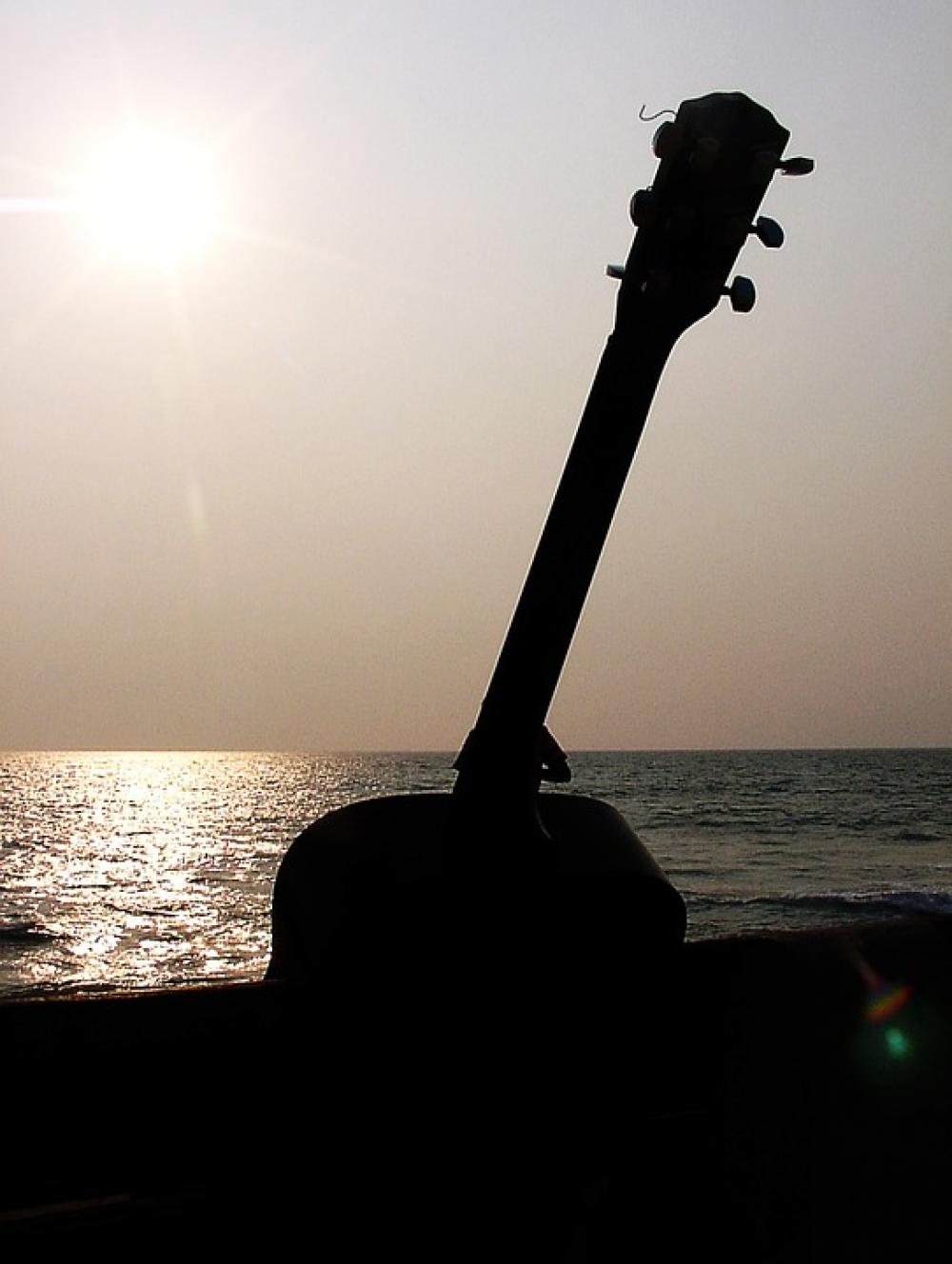 Guitar Sun Set Guitar On Bench Bench Afternoon Guitar Sun Set Guitar On Bench Bench Afternoon