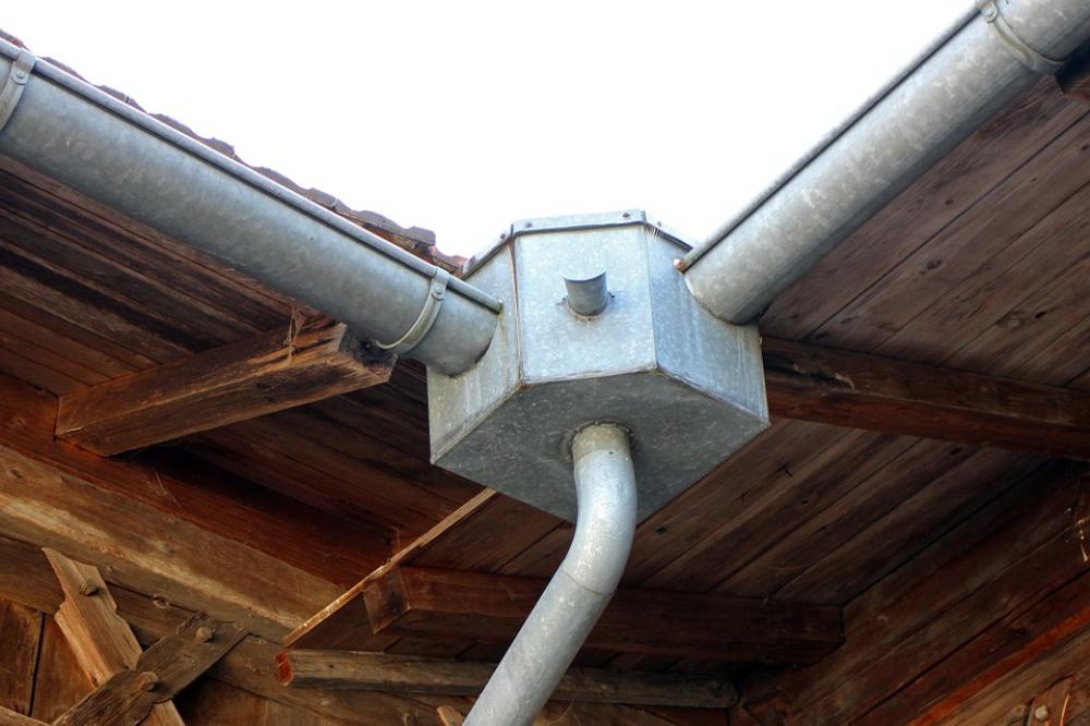 Gutter Rainwater Downpipe Box Clip Water Gutter Rainwater Downpipe Box Clip Water