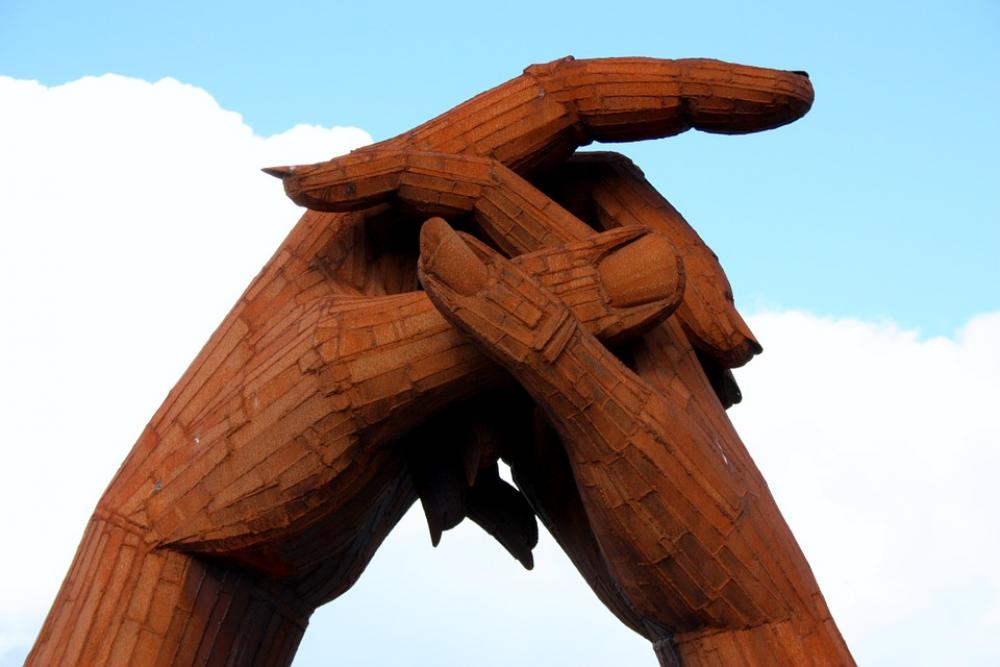 Hands Statue Monument Sculpture Metal Rust Hands Statue Monument Sculpture Metal Rust