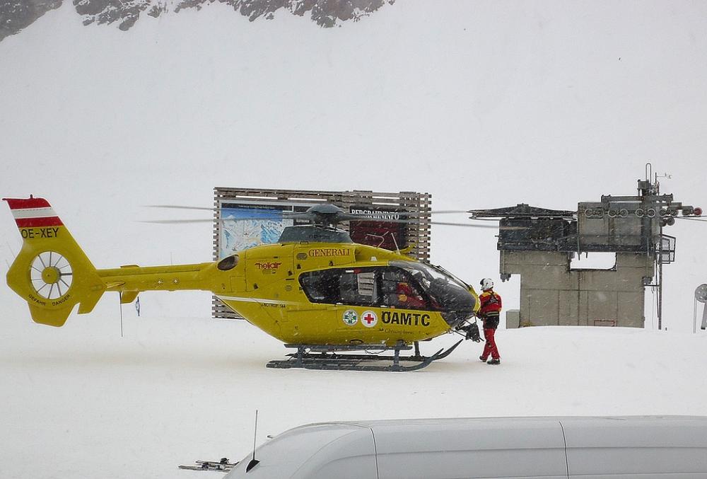 Helicopter Emergency Topr The Crew Help Winter Helicopter Emergency Topr The Crew Help Winter