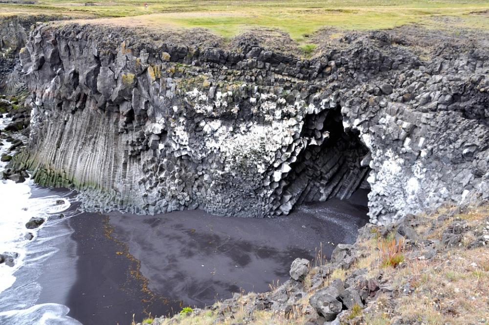 Iceland Cliff Búðardalur Cave Rock Vukangestein Iceland Cliff Búðardalur Cave Rock Vukangestein