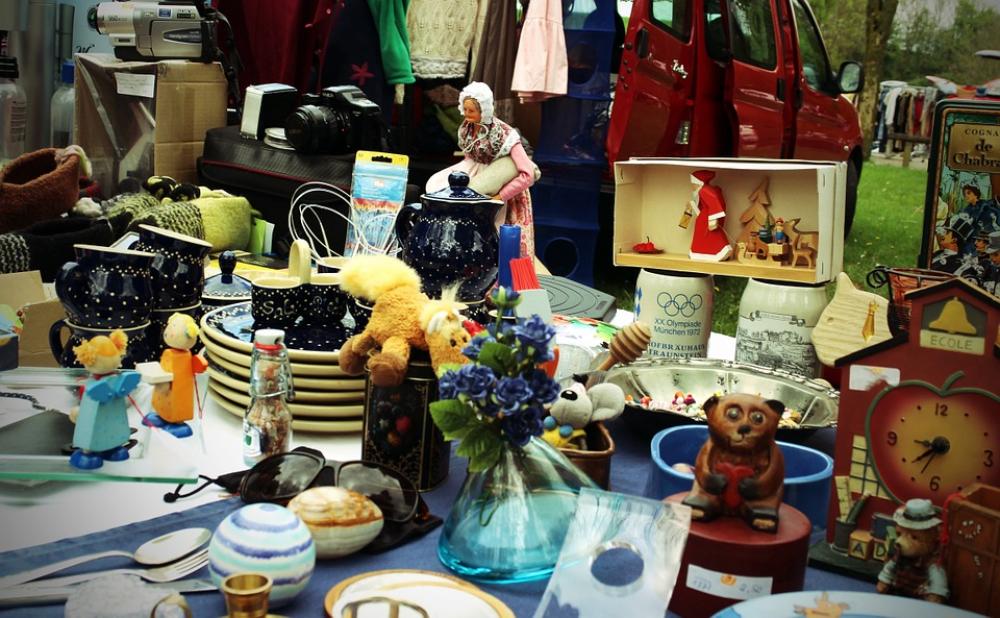Junk Nippes Flea Market Were Used Used Junk Nippes Flea Market Were Used Used