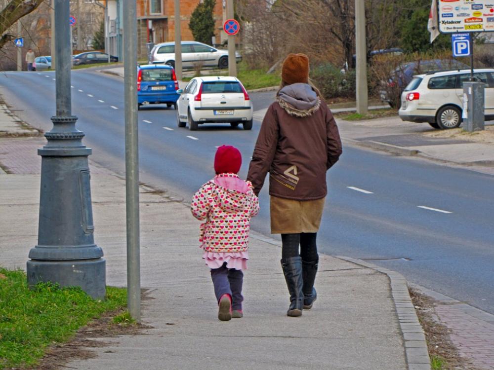Kid Mammy Walk Child Kid Mammy Walk Child