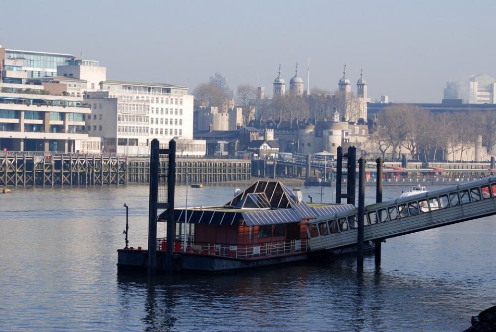 Landing Pier Boat Landing Tower Of London London Landing Pier Boat Landing Tower Of London London