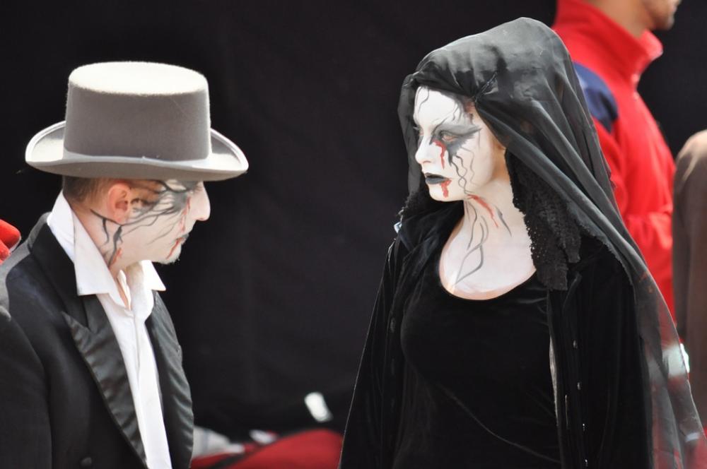 People Disguise Vampire People Disguise Vampire