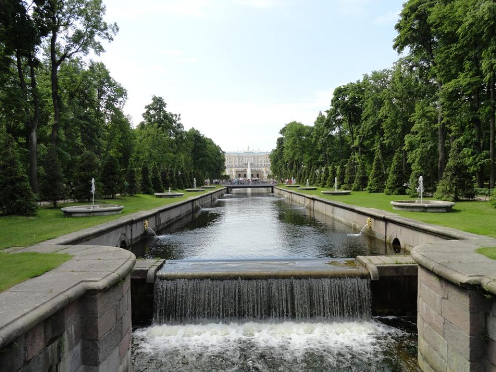 Peterhoff Russia Saint-Petersburg Park Water River Peterhoff Russia Saint-Petersburg Park Water River