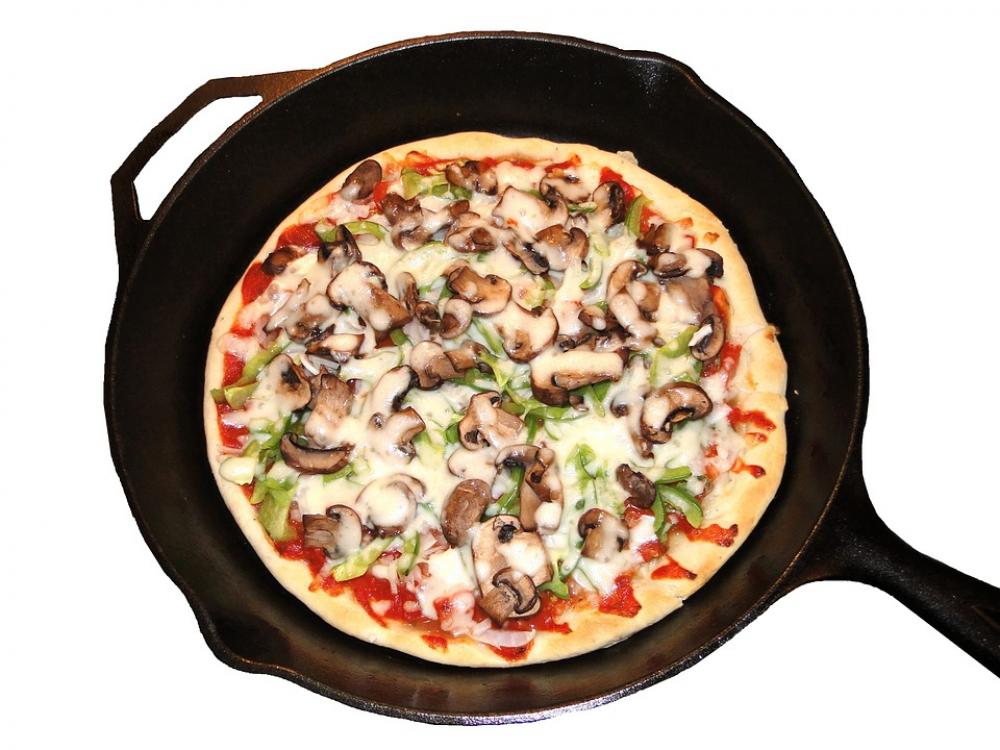 Pizza Homemade Baked Pan Cast Iron Deep Dish Pizza Homemade Baked Pan Cast Iron Deep Dish