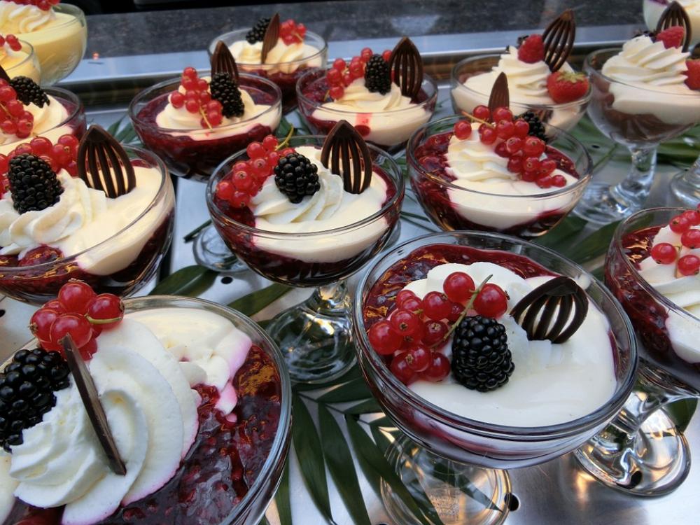 Rote Grütze Desert Sweet Dish Sweet Chocolate Rote Grütze Desert Sweet Dish Sweet Chocolate