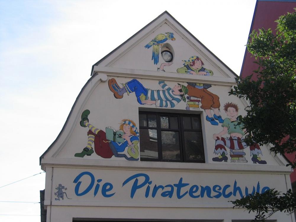 School Painted House Pirate Pirates Drawing School Painted House Pirate Pirates Drawing