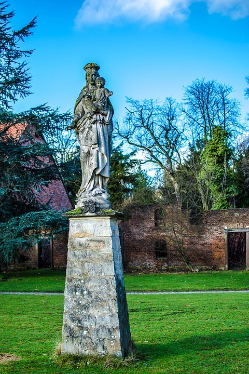 Sculpture Castle Herten Madonna Hdr Sculpture Castle Herten Madonna Hdr
