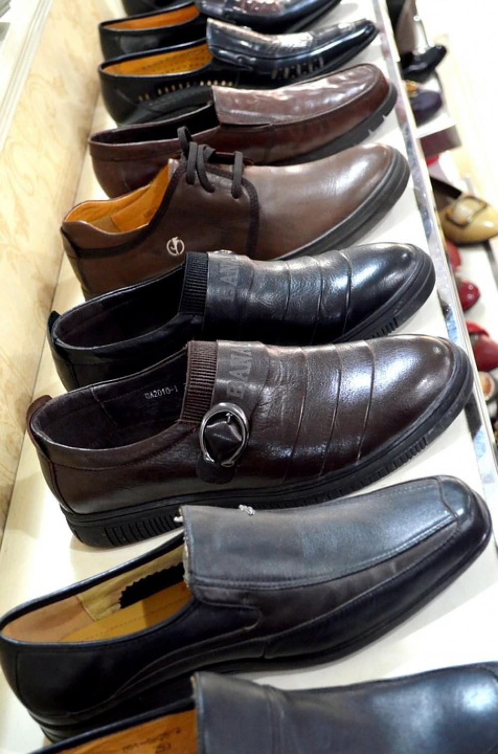Shoes Shoe Men Display Sale Business Store Style Shoes Shoe Men Display Sale Business Store Style