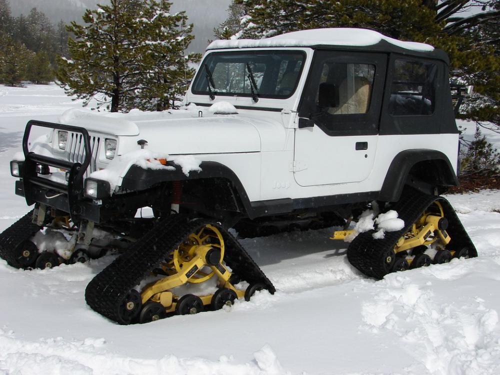 Snow Cat Snowtracks Snow Cold Car Vehicle Jeep Snow Cat Snowtracks Snow Cold Car Vehicle Jeep
