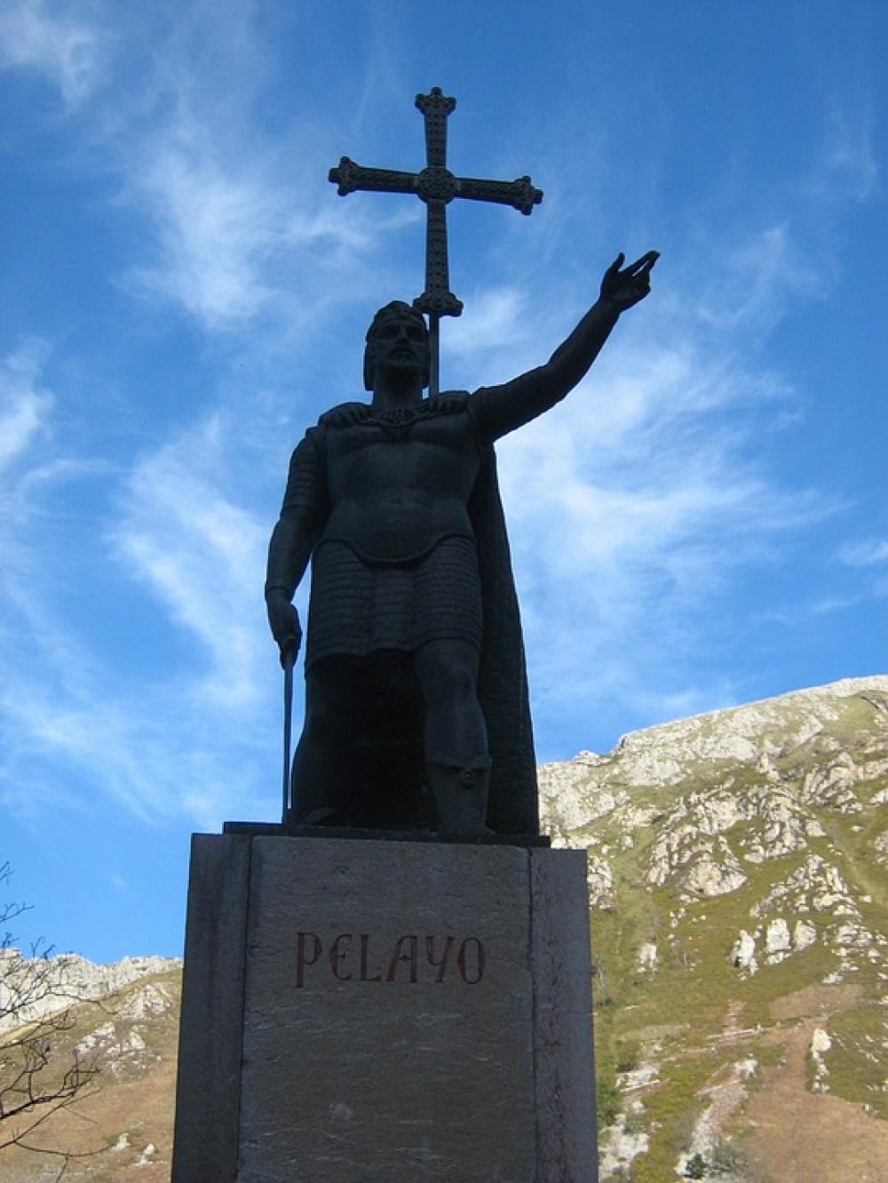 Statue Covadonga Pelayo Statue Covadonga Pelayo