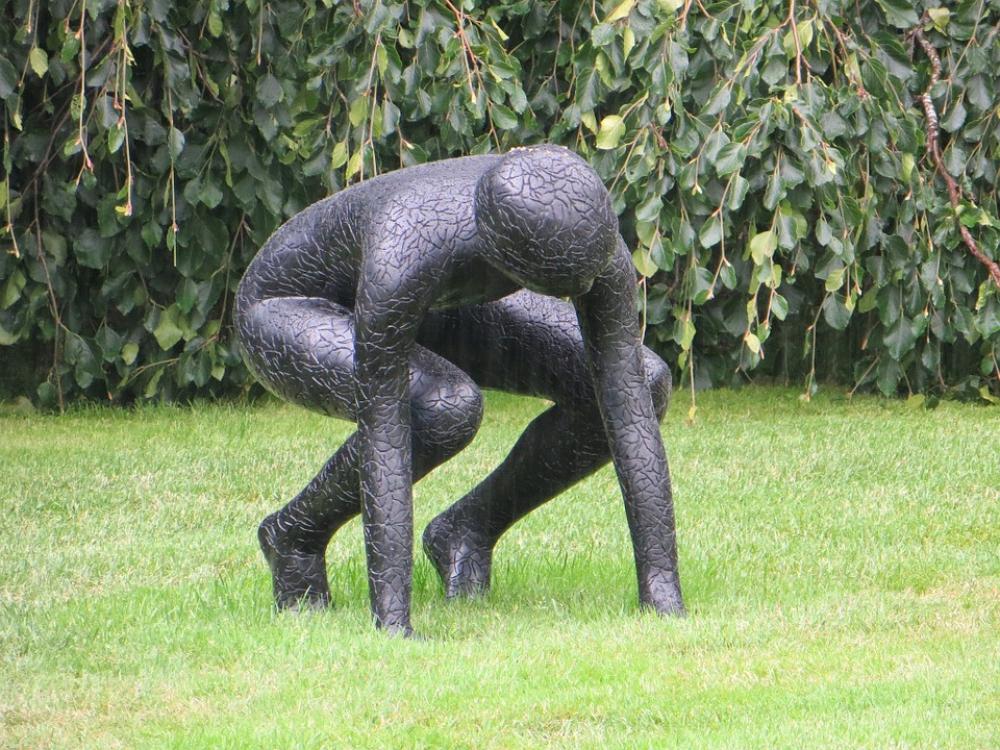 Statue Squat Metal Ground Art Bronze Statue Squat Metal Ground Art Bronze