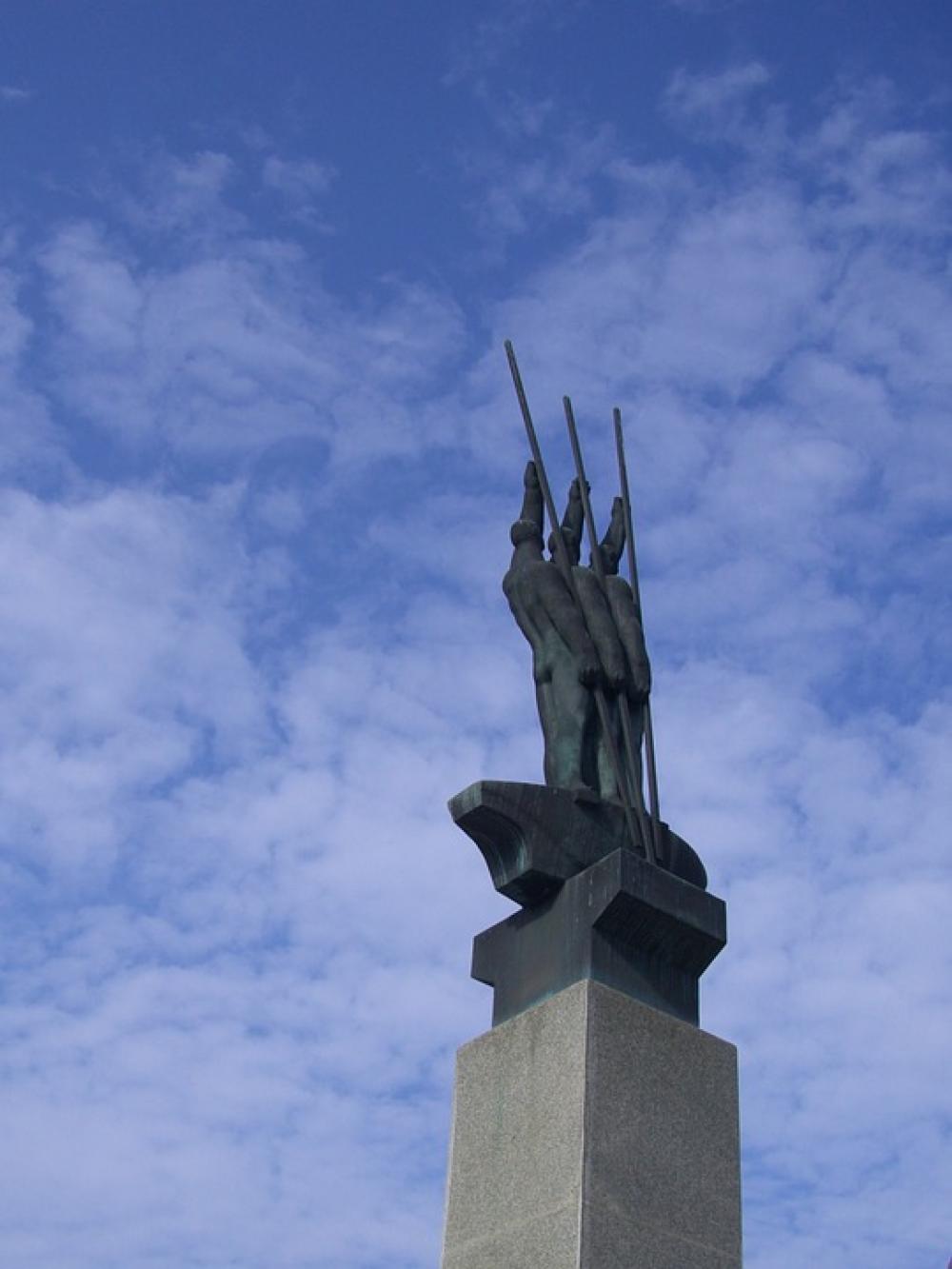 Statue New Ulm Sculpture Men Boat Town Hall Square Statue New Ulm Sculpture Men Boat Town Hall Square