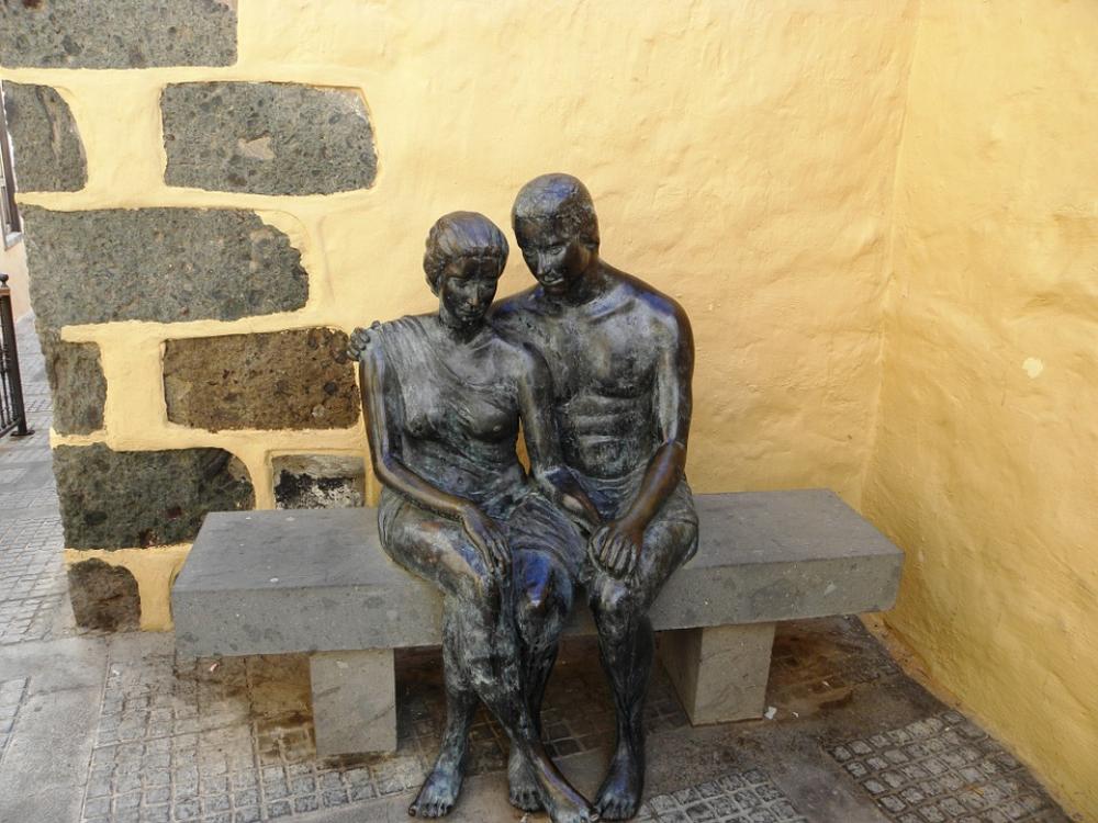 Statue A Couple Of Togetherness Statue A Couple Of Togetherness