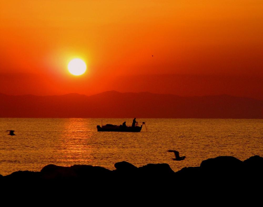 Sun Boat East Great Fisherman Sky Red Birds Sun Boat East Great Fisherman Sky Red Birds
