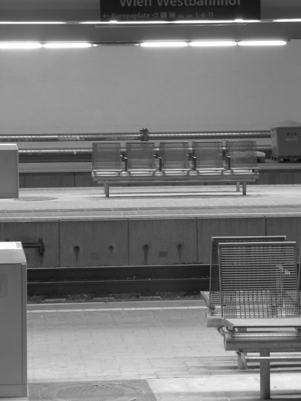 Train Station Pad Waiting Castle Tracks Train Station Pad Waiting Castle Tracks